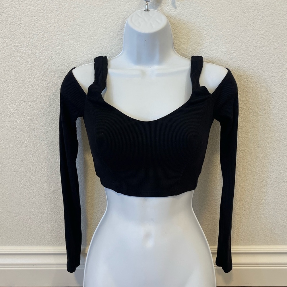 Alo Yoga Ribbed Cropped Butterfly Long Sleeve Black Top Cutout Cold Shoulder S - Picture 2 of 10